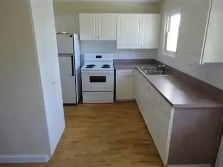 2 Beds + Den in Killarney | 9512 128 ave, Edmonton