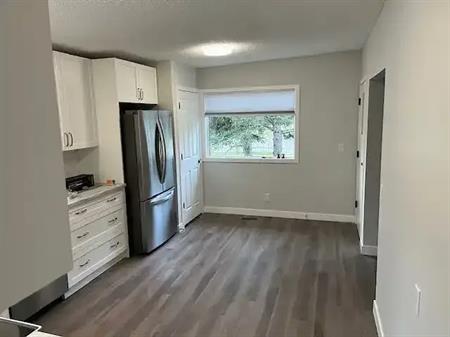 Newly renovated Main Floor Aparment overlooking Botanical Gardens wit Park views | 40 Silver Springs Drive Northwest, Calgary