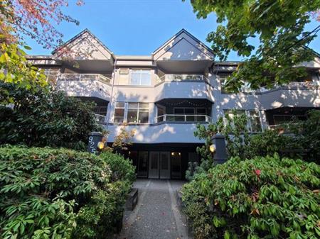 MODERN 1 BEDROOM SUITE AVAILABLE NOW AT LAUREL PLACE IN VANCOUVER!