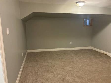 ALL INCLUSIVE- 1 Bedroom on subway line