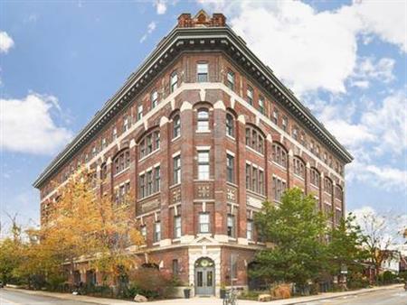 BEAUTIFUL 2 BDRM CORNER LOFT UNIT IN THE COVETED ARGYLE LOFTS!