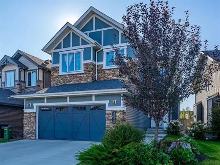 Luxury Keswick Single House, 4 Bedrooms with a Den/Office, 3 Full Bathrooms | 3629 Keswick Boulevard Southwest, Edmonton