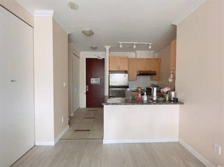 2b2b nearby Edmonds skytrain station