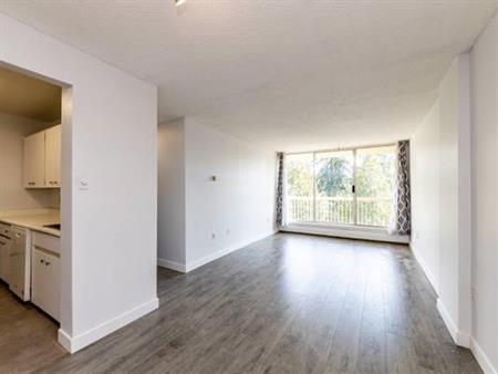 2 Bedrooms 1 Bath At Woodcroft Estate