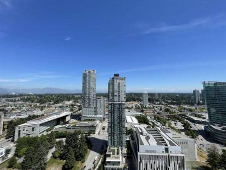 Modern Surrey Central 2 Bedroom 2 Bath apartment