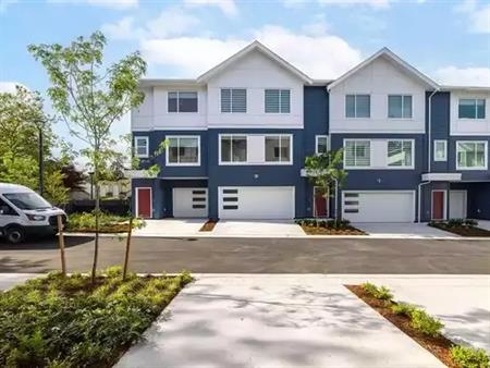 A brandnew townhouse in Cloverdale | 19330 Fairway Drive, Surrey