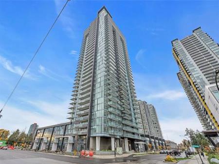 High-Rise 1 Bedroom 1 Bathroom + Den w/AC @Polaris Metrotown