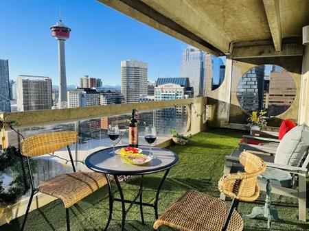 One bedroom downtown condo with gorgeous view | 2811 - 221 6 Avenue Southeast, Calgary