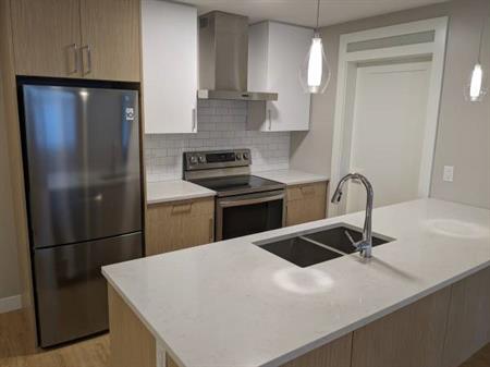 2-bed + 2-bath WALK-OUT suite w/ in-suite laundry - IMMEDIATELY!