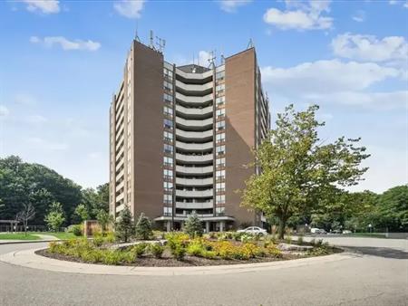 Rathburn Apartments | 2121 Rathburn Road East, Mississauga