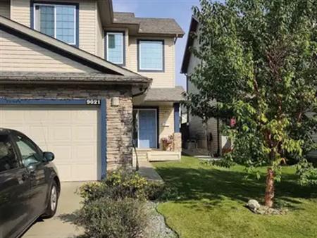 3 Bedrooms Duplex House in South Terwillegar for Rent | 9021 Scott Crescent Northwest, Edmonton