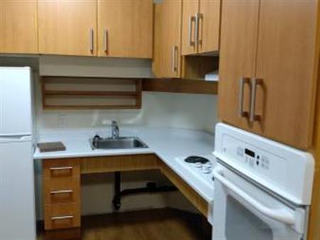 $1,765 / 1br - *ACCESSIBLE* unit in Housing Co-op (Metrotown)