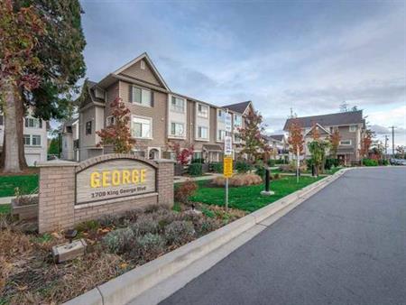 South Surrey 2bed plus Office Townhouse For Rent!