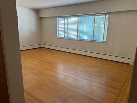 Large 1 Bdrm Apt, Oak & 16th, Westside