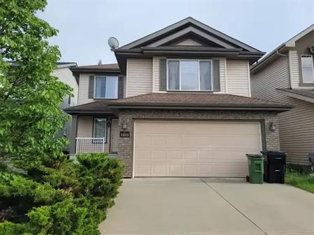 3 Bedrooms 2.5Bathroom Single House with double car garage in Magrath | 1211 McKinney Court Northwest, Edmonton