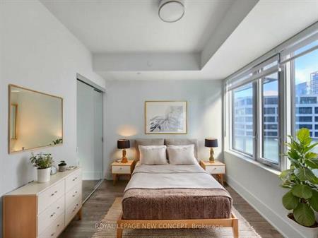 1 Bed & 1 Bath - Reve Condos