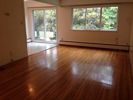 Metrotown - Large 1 BR Apt - Available Now