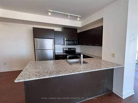 Living Arts/Square One Dr Beautiful 1Bdrm +Den Open Concept 1Locker