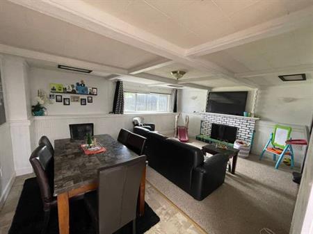 1 Bedroom suite in quiet family oriented neighborhood