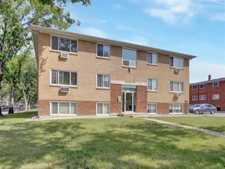 2834 Parliament Ave | 2834 Parliament Ave, Regina