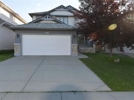 Panorama Hills NW  3 bedroom 2.5 bath house for rent-Available-December 01,2024 | Calgary