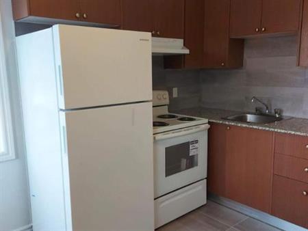 2 CH - 1 SDB - Montréal - $1,400 /mo