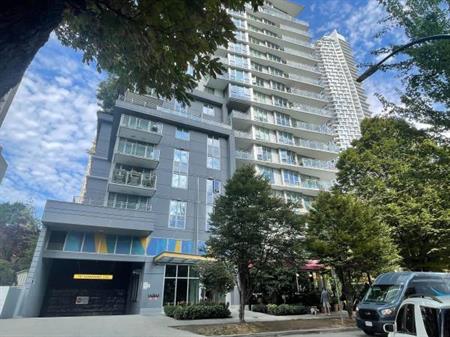 Luxury Condo 1 Bedroom + Den in West End (Vancouver Downtown) – MODERN