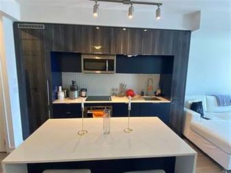 Yonge / Avondale Functional 1Bdrm +Den South Facing Balcony 1Parking