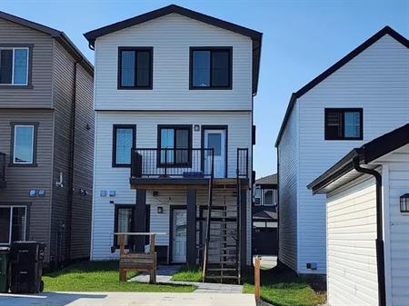 Chappelle - 3 Bedroom, 2.5 bath House For Rent | 2897 Coughlan Green Southwest, Edmonton