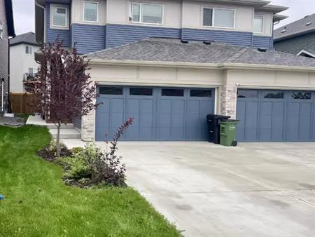 Beautiful Main Floor in Kinglet Gardens | 5114 Lark Cres NW Lark Crescent Northwest, Edmonton