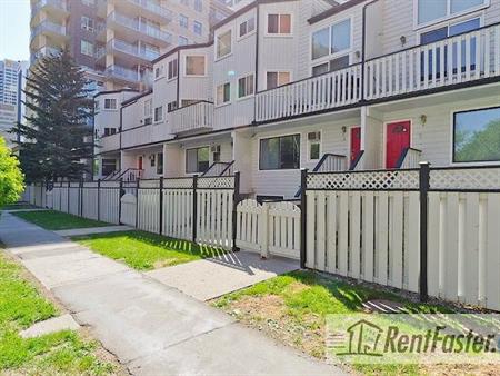 Downtown 2  bedroom townhouse for rent | 8 - 711 3 Avenue Southwest, Calgary