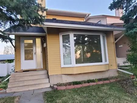 Newly renovation  4 bedrooms full house for rent (3.5 bath) | 103 Berkshire Close Northwest, Calgary