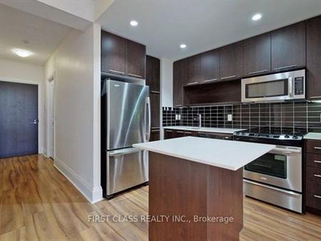 Yonge St & Sheppard Ave Stunning 2Split Bdrm Spacious +Luxurious