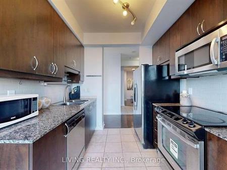 Yonge/Finch Luxurious 2Bdrm +Den Corner Unit Bright 1Parking 1Locker