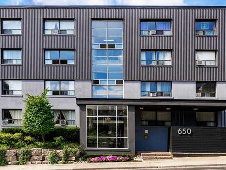 Beach Suites | 650 Woodbine Avenue, Toronto