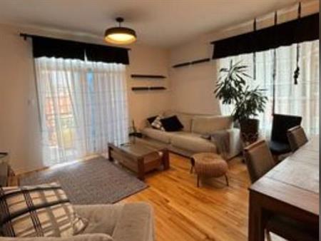 Big corner condo 3 beds 2 full baths 2 parkings in Bois Franc Saint Laurent Montreal