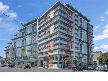 Main St/Olympic Village area luxury 1 bedroom. Parking & AC