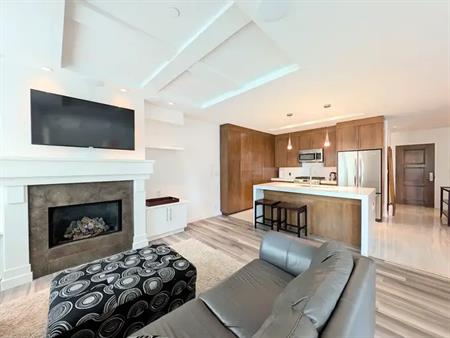 Fully Furnished Luxury 2 Bed with 2 parking in Churchill Estates | 405 - 701 3 Ave SW, Calgary