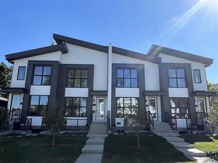 Tuxedo Place - Luxury Townhome Basement Suite Rentals | 233 25 Avenue Northeast, Calgary