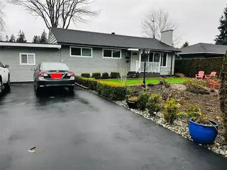 Elegant Living Awaits: Spacious 3-Bedroom, 2-Bathroom House in Maple Ridge | 12055 220 Street, Maple Ridge