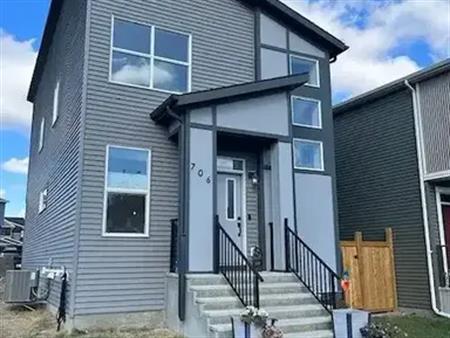 Spacious 3 Bedroom Home for Rent | Calgary