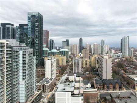 Sept/Oct❤ Unfurnished 1 bdr Apartment w/ balcony @Bloor and Yonge