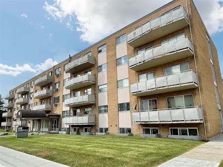 Franklin Manor Apartments | 140 Franklin St N, Kitchener