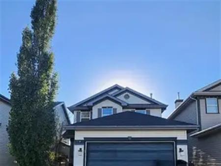 Cozy 3-bedroom Detached Single-Family Home with a Double Attached Garage. Fully | 173 Covehaven Gardens Northeast, Calgary