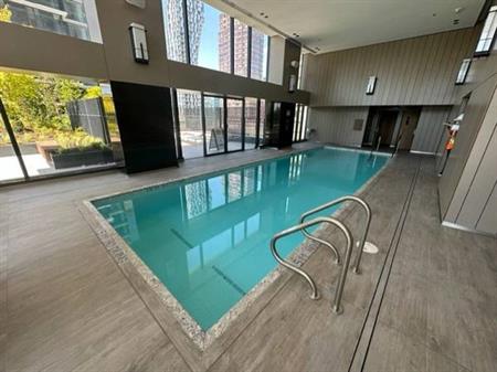 Landmark on Robson 1bed 1bath +Den