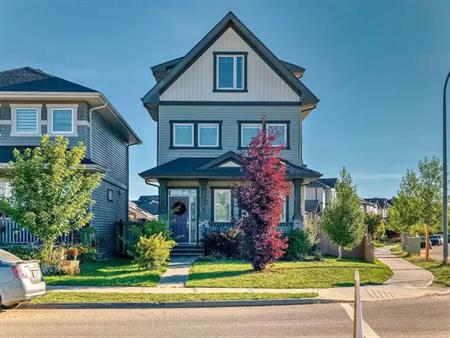 3-storey, FIVE-BEDROOM HOUSE with 4 bathrooms. Fully finished basement INCLUDED! | 22604 97 Avenue Northwest, Edmonton