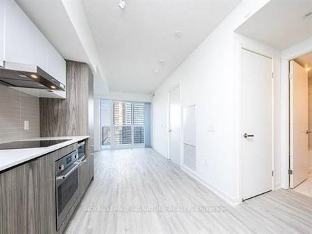 1 Bedroom, 1 Bathroom - Sugar Wharf Condos