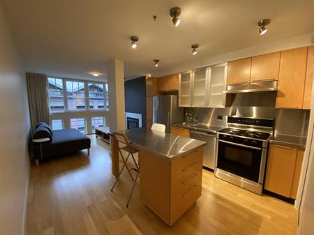 (DPMonline.ca) NYC-Inspired Yaletown Warehouse Conversion | 1072 Hamilton Street, Vancouver