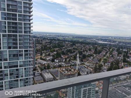 High-rise apartment next to Metrotown Skytrain