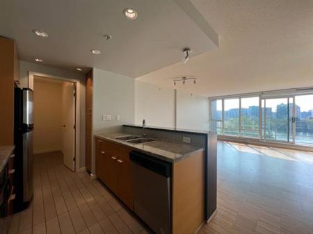 Beautiful 2 Bed, 2 Bath, Balcony, 1 Parking Stall, In-Suite Laundry!